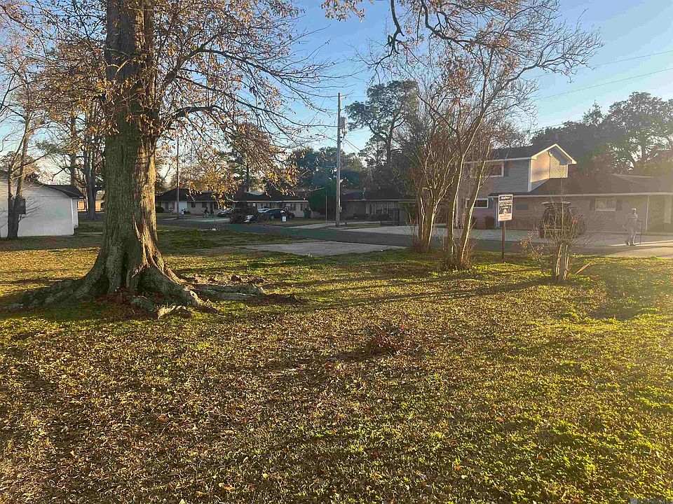 1st image of Belleview Dr