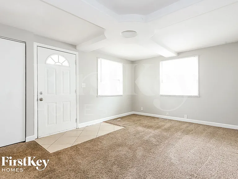 316 Amarillo Dr — Photo 3
