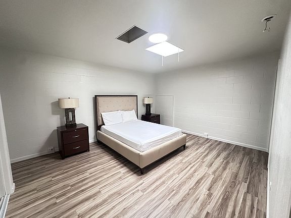 4th image of 1371 Lower Main St #17