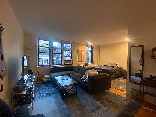 4th image of 139 E 27th St APT 5B