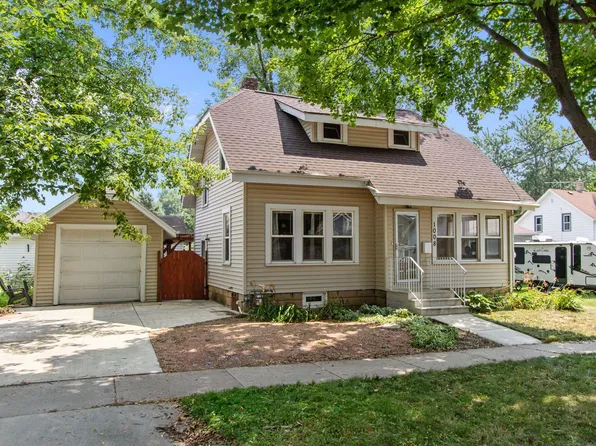 1008 N Bennett St, Appleton, WI 54914