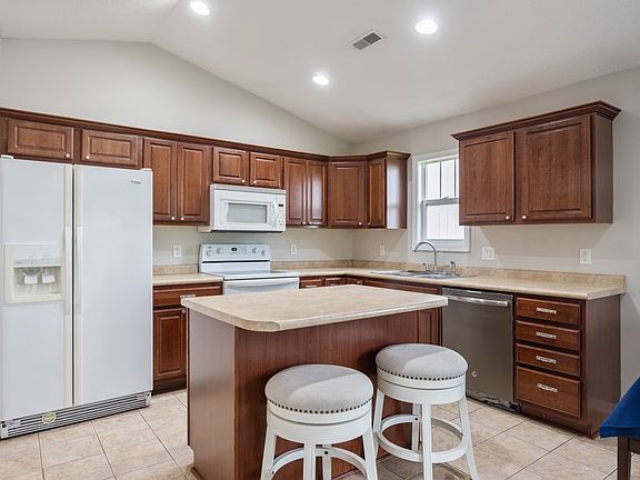 5th image of 3205 Poplar Dr SW