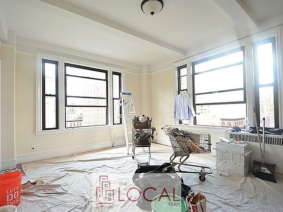 4th image of 287 Amsterdam Ave #906