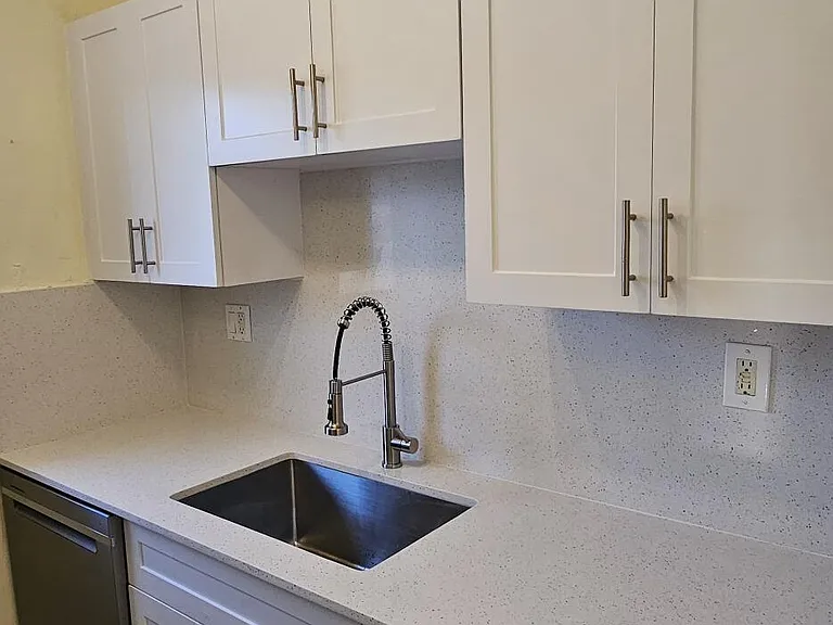 15610 NE 6th Ave #37B — Photo 32