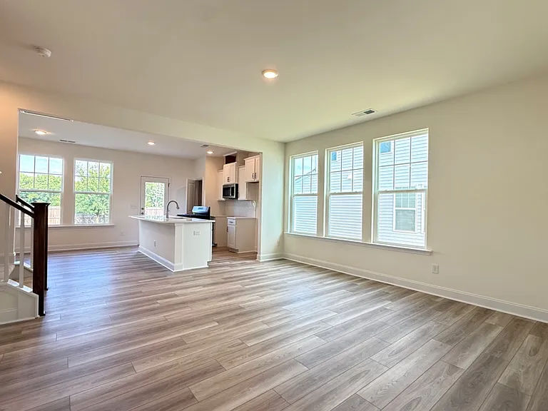 50 Amaryllis Ln — Photo 5