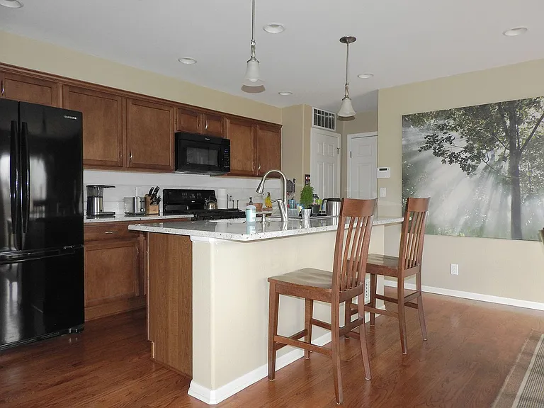 3595 Akron St — Photo 6