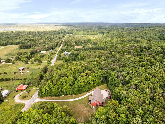 4th image of 125 Lakeview Rd