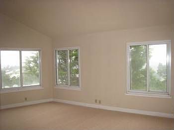 4th image of 195 Serravista Ave