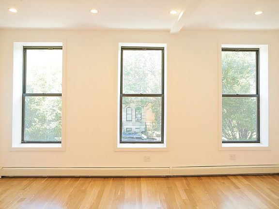 3rd image of 335 Marion St APT 2