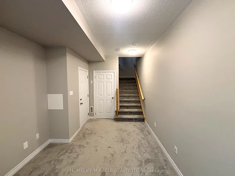 113 Hartley Ave #32 — Photo 4
