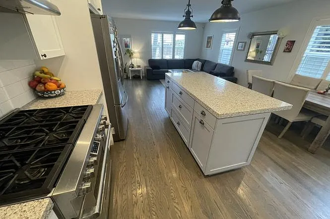 541 Gravilla Pl — Photo 7