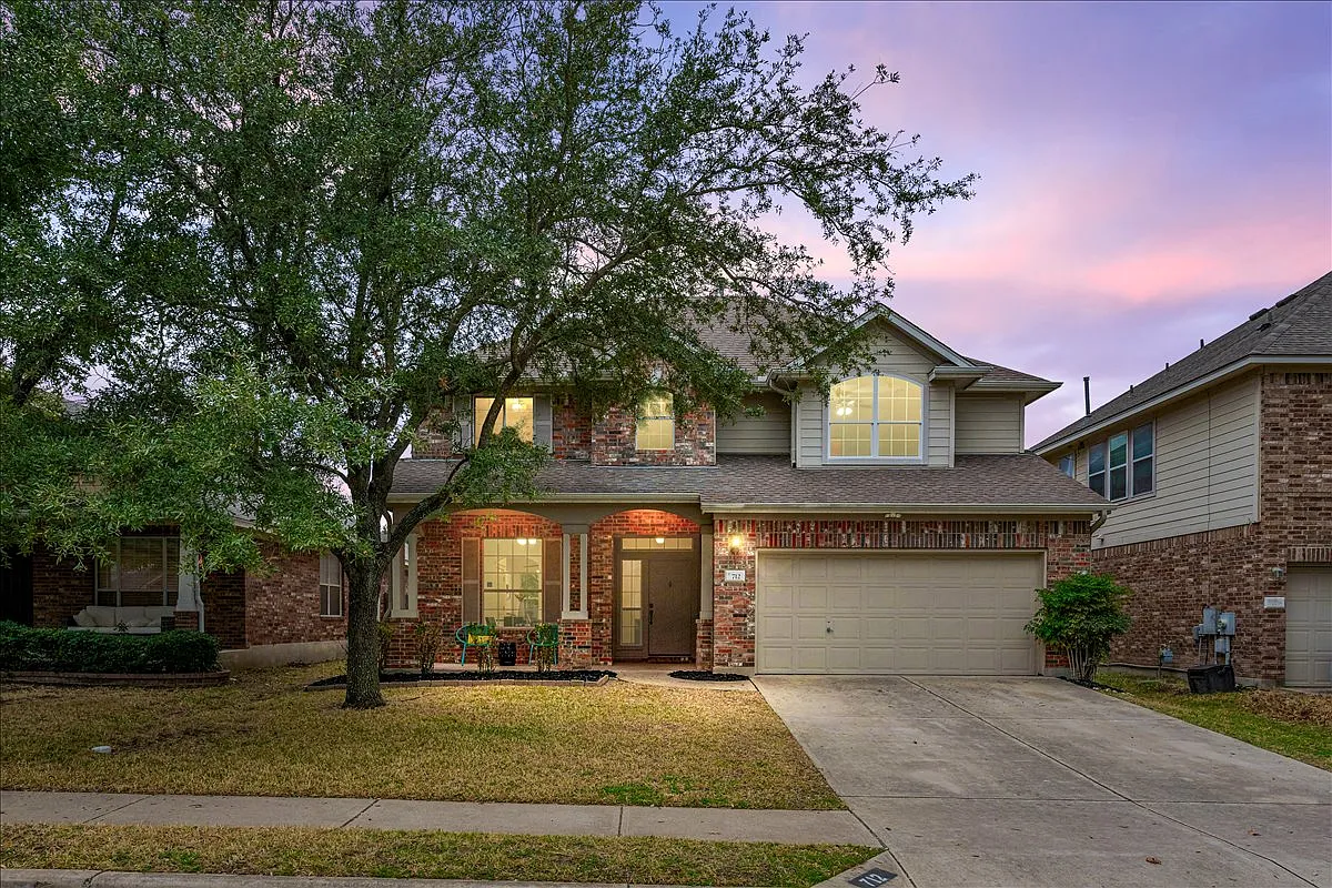Beautifully Update Cul-de-sac Home — Photo 1