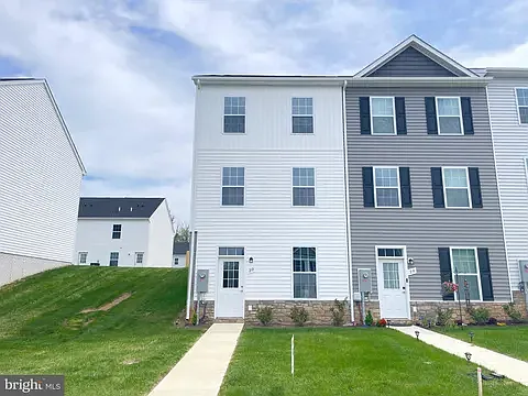 Building Photo - 30 Snowdrop Ct