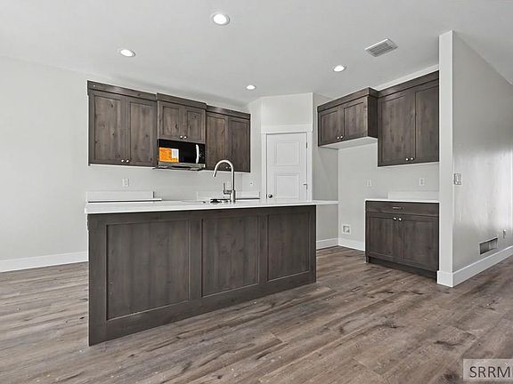 3rd image of 3076 Elixir Rd