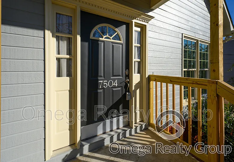 7504 Carrolwood Way — Photo 5