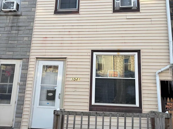 1044 Moss St, Reading, PA 19604