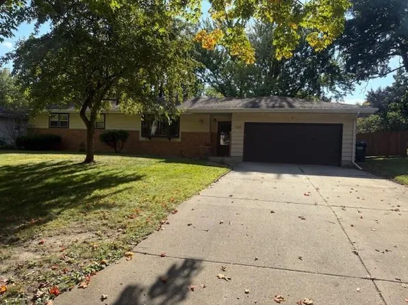 1066 Jorgenson St SE, Hutchinson, MN 55350