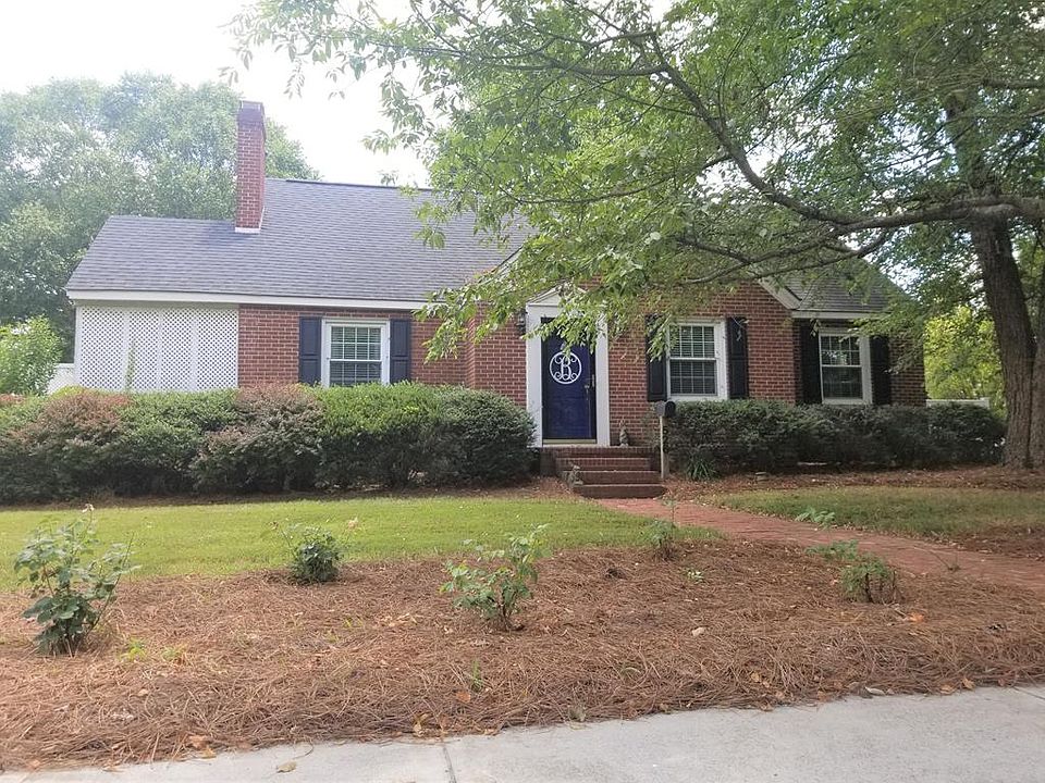 1st image of 526 Roanoke Ave