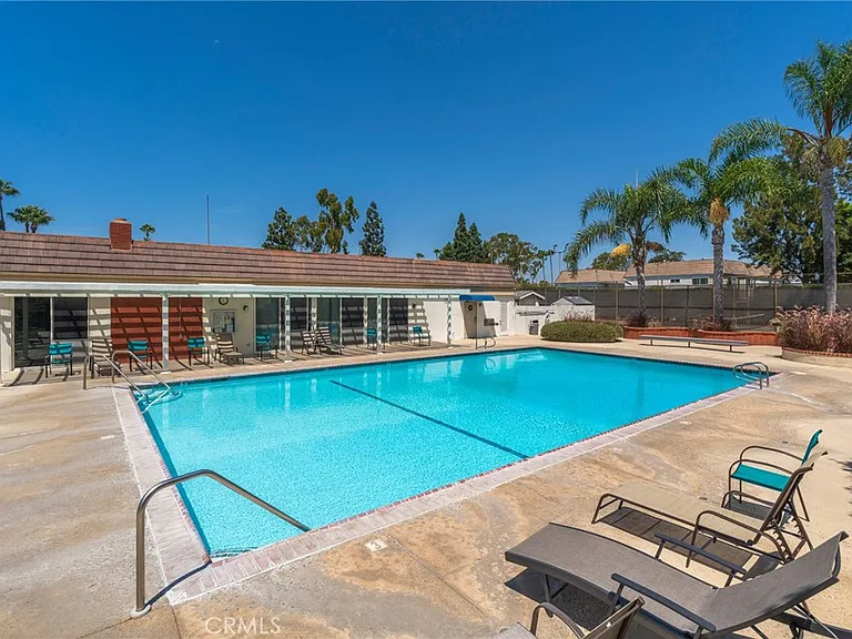 10062 Ellis Ave — Photo 35