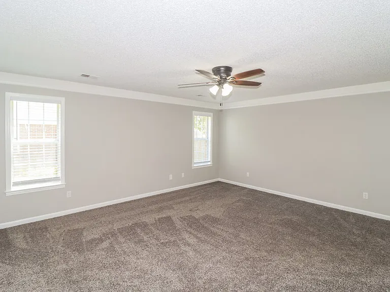 1915 Pecan Grove Dr — Photo 10