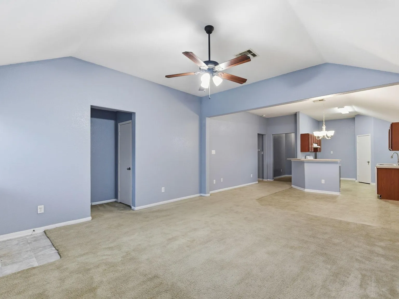 3 bed, 2.5 bath, 1814 sqft, $1,750 — Photo 1