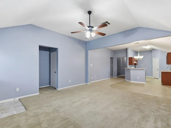 16763 N Blue Jay Dr, Conroe, TX 77385
