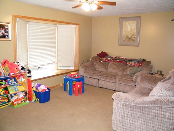 LIVING ROOM 1 RIDGEVIEW