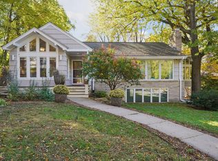 351 Elmwood Pl W, Minneapolis, MN 55419