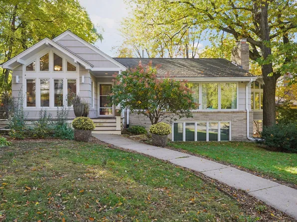 351 Elmwood Pl W, Minneapolis, MN 55419