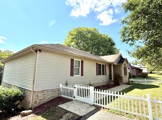 212 S Loop Dr, Stanford, KY 40484