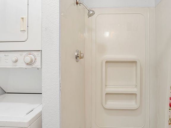 5th image of 4140 Solteros St #1