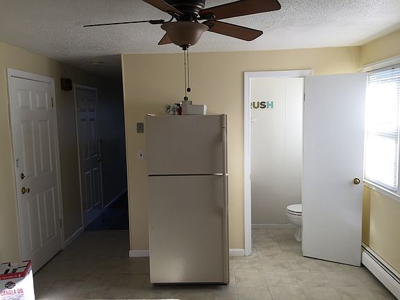5th image of 51 Russell Ave