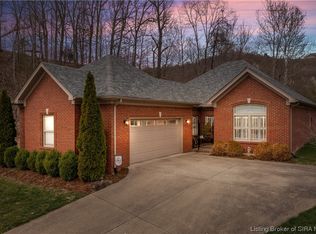 209 Christa Lynn Rd, New Albany, IN 47150