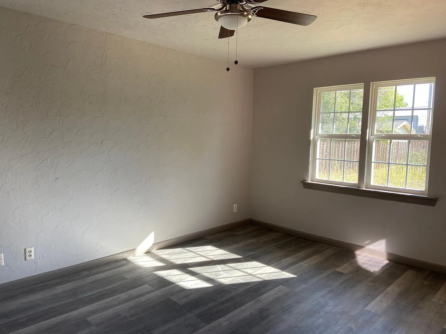 3 bed, 1357 sqft, $1,200 — Photo 4
