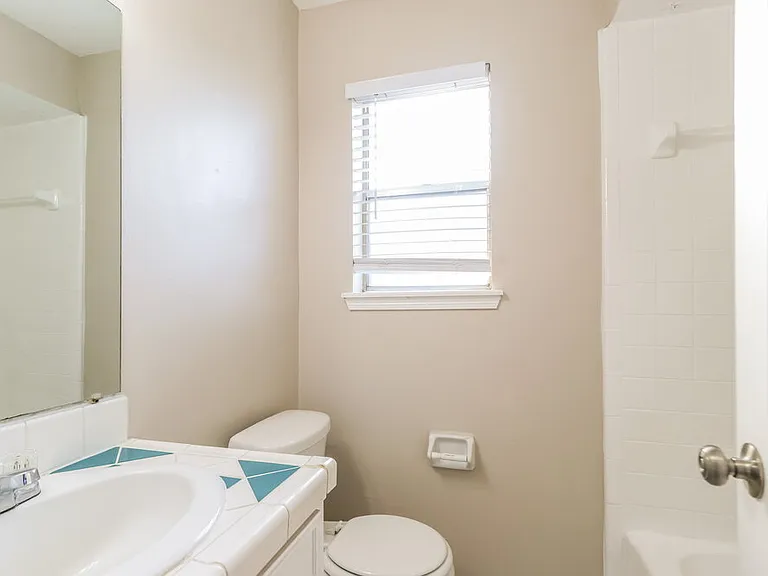 4714 Glendower Dr — Photo 11