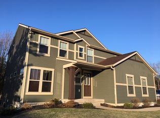 804 Ashlee Ct, Norton Shores, MI