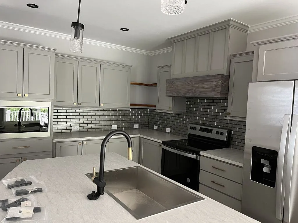 3 bed, 2.0 bath, 1564 sqft, $1,599 — Photo 3