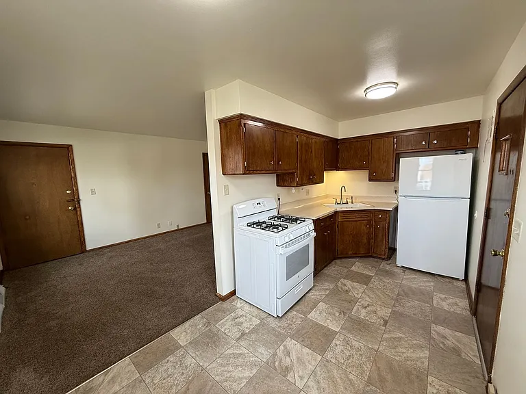 N88W14915 Jefferson Ave — Photo 3