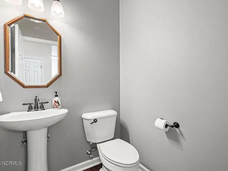 1010 Meridian Dr — Photo 23