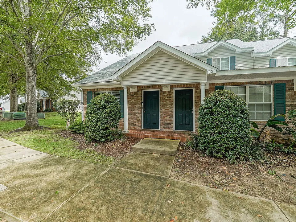 2738 W Tharpe St #101