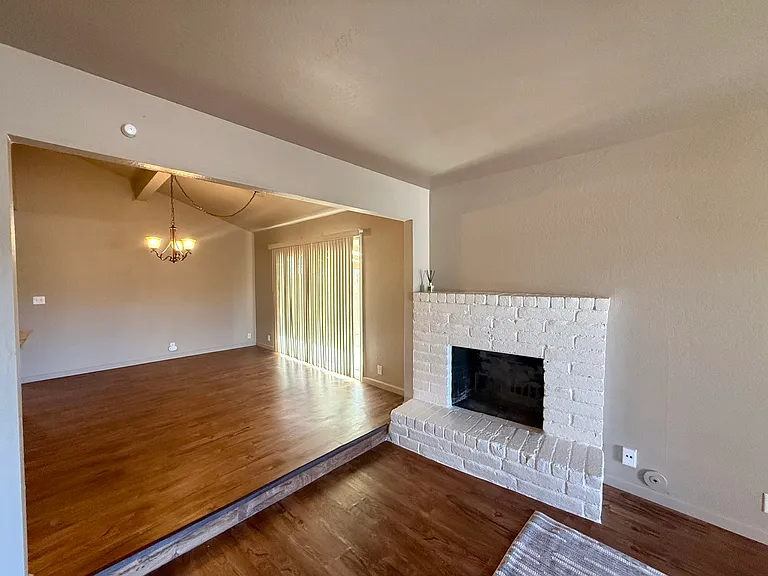 1142 Nadene Dr — Photo 2