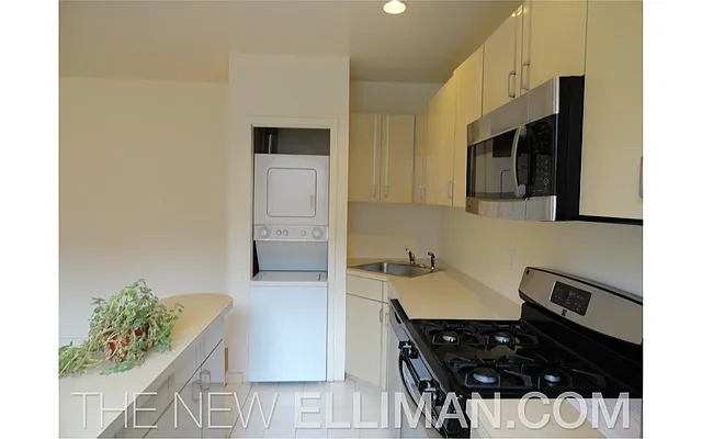 Rented by Douglas Elliman | media 23