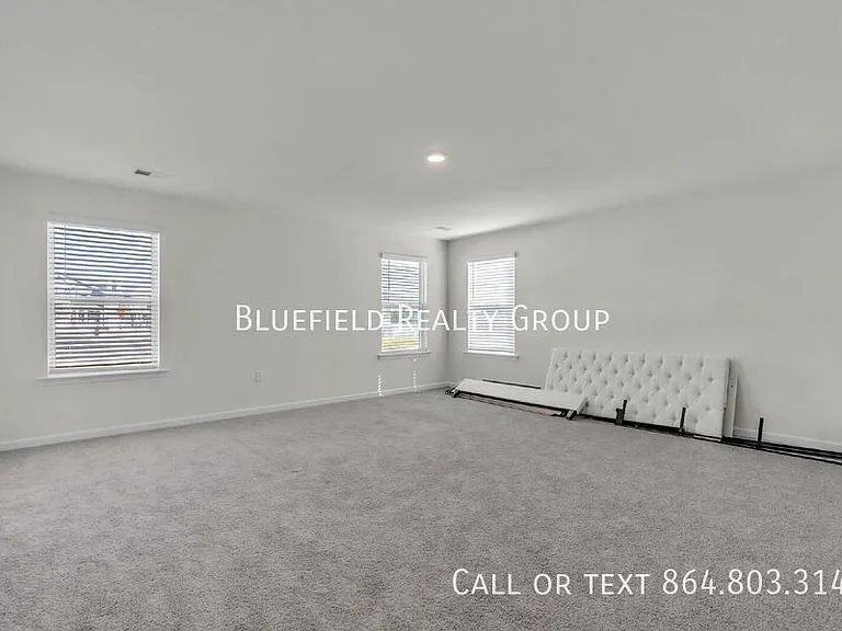 380 Fenwick Dr — Photo 16