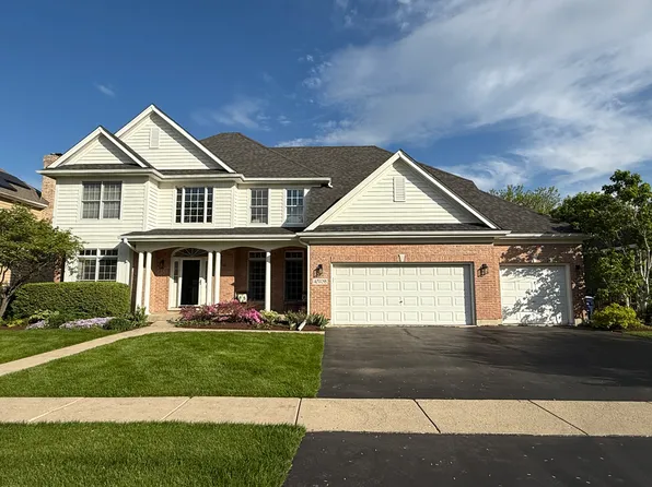 40W095 Carl Sandburg Rd, St Charles, IL 60175