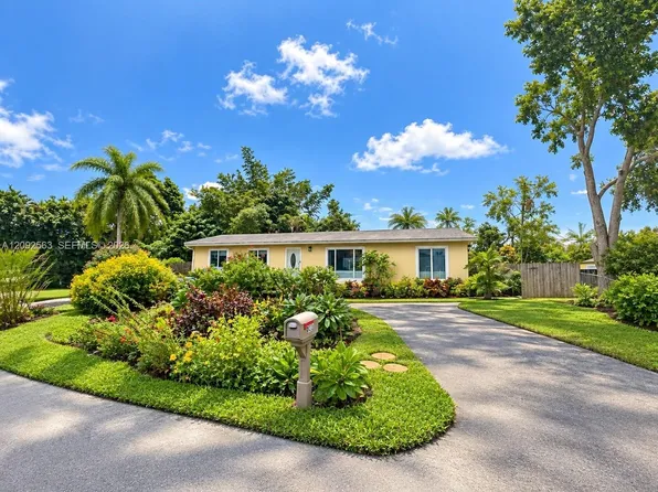 9239 Honeywell Rd, Lake Worth, FL 33467