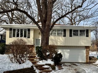 1418 Thornwood Dr, Downers Grove, IL