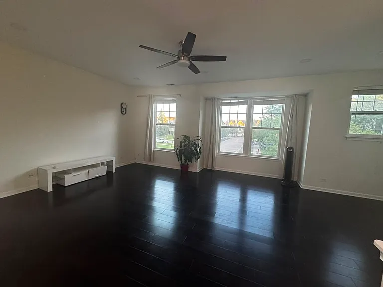 3335 Kentshire Cir — Photo 6