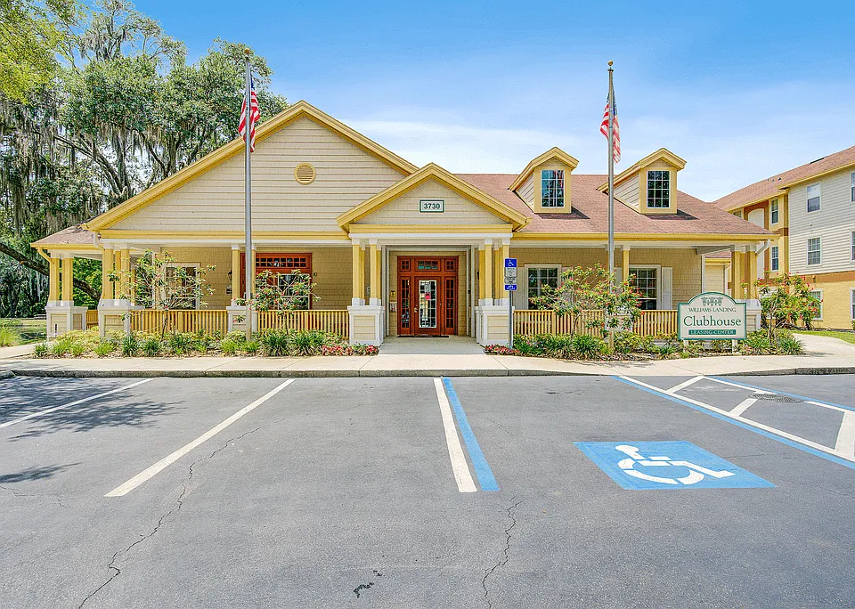 Williams Landing and Villas Apartments