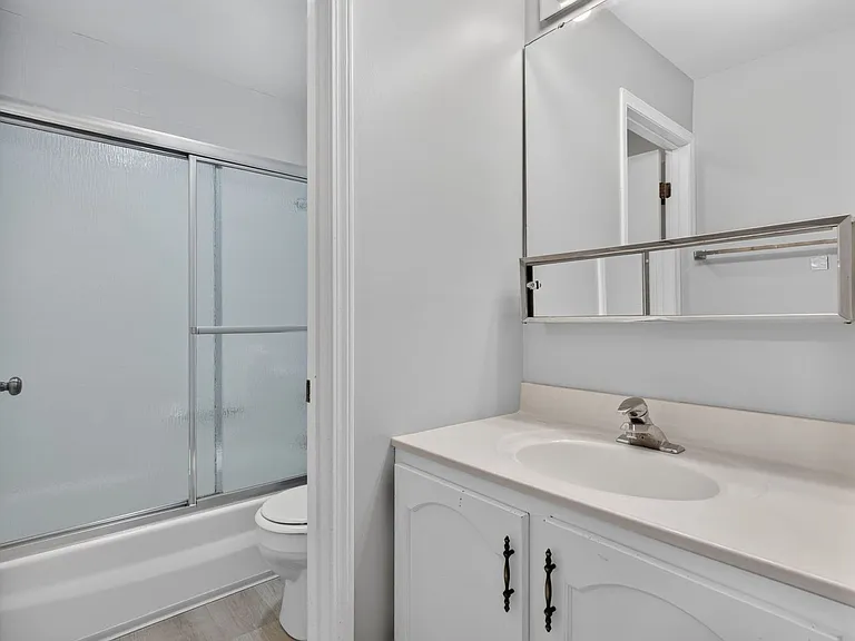 Kellogg Place Apartments — Photo 21