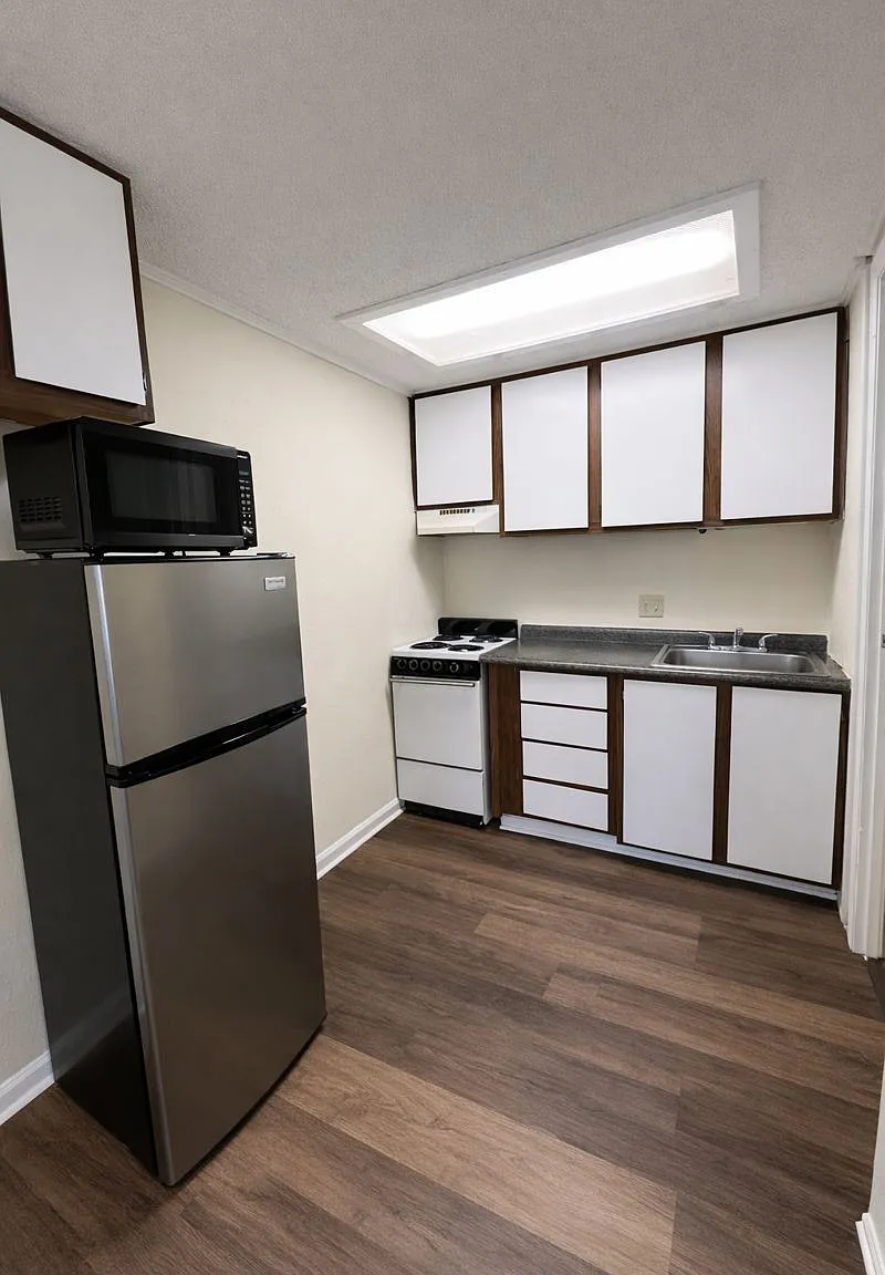 Studio, 350 sqft, $740 — Photo 1
